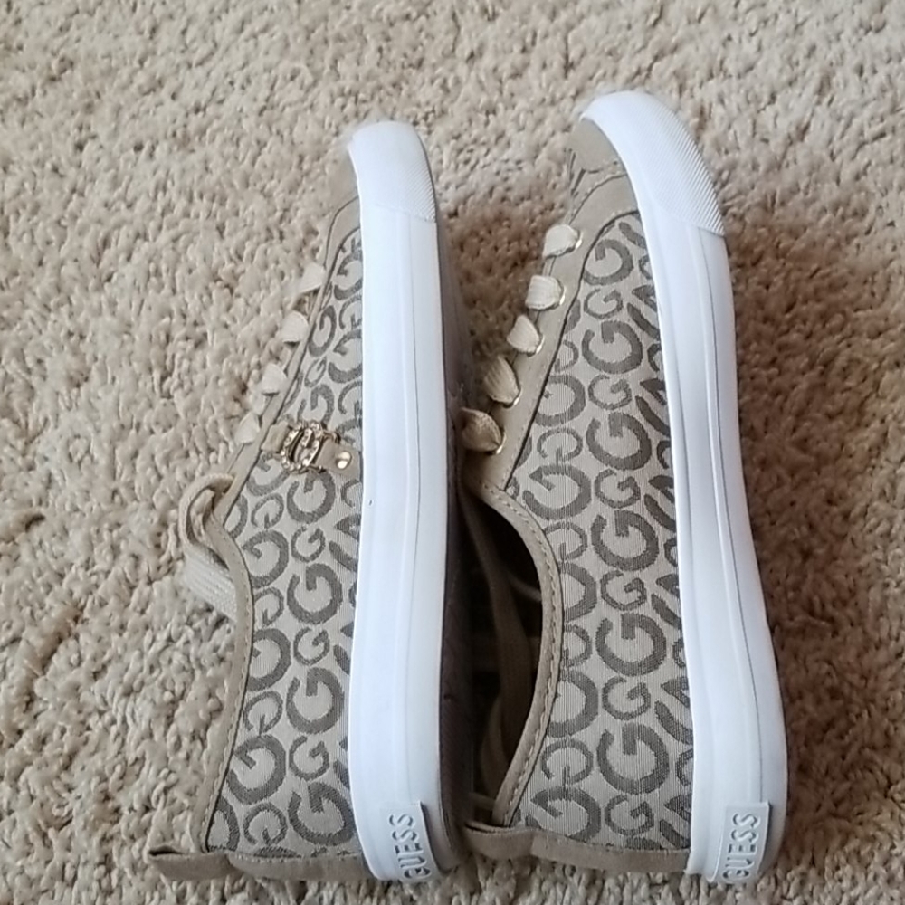 Shoes - Picture 5 of 6